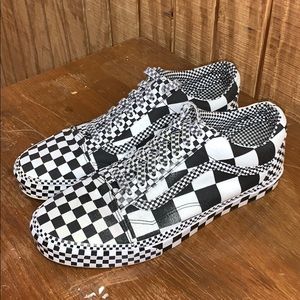 All over checkerboard van size 12 men
